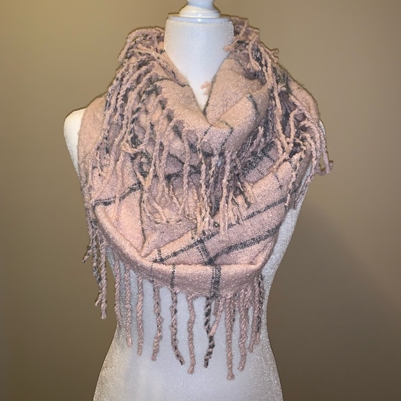 The Paper Store Accessories - ⚠️SALE⚠️ 🎉Soft Pink/Gray Scarf🎉